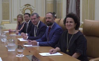 Ainhoa Aizpuru Gabiriarrak ez du bere diputatu karguan jarraituko