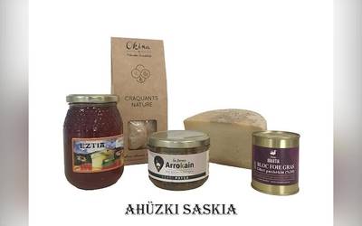 Euskararen sustapen gastuak kubritzeko, Xiberuko ikastolek saskiak salgai jarri dituzte