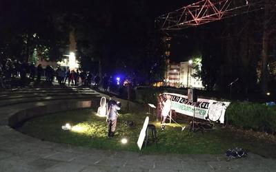 Herritar ugari Arrasaten, "biziarteko zigorra" salatzeko egindako ekitaldian