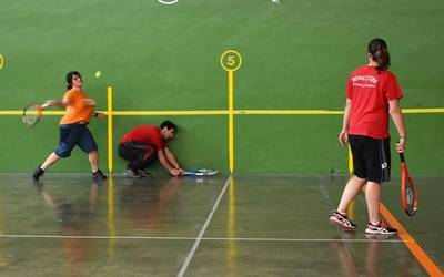 Leitzaldeko Felisa Pellejero frontenis txapelketan izena emateko epea ostegunera arte luzatu dute