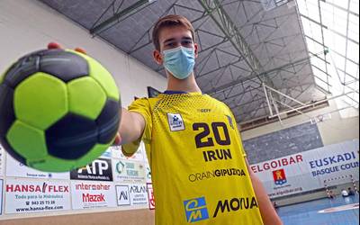 Julen Urruzola: “Ez sinestekoa da Julen Aginagalderekin aldagela partekatzea”