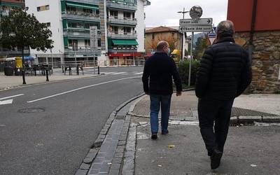 Aretxabaletarrak, eskoriatzarrak eta gatzagarrak deitu dituzte PCR probak egitera
