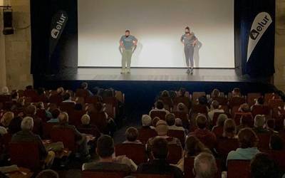 Ikusmin handia eragin du Alex Txikonen 'Mendi Biluzia' proiekzioak Seminarixoan