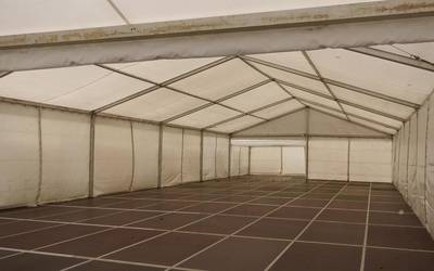 Neguaz babesteko Ordiziako Udalak herriko ikastetxeetan karpak ezarri ditu