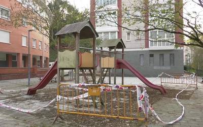 Parte hartze prozesu baten bidez, Gaztezulo eta Ibarrako  Udala, Azkueko parkea erabarritzeko ideiak biltzen ari dira