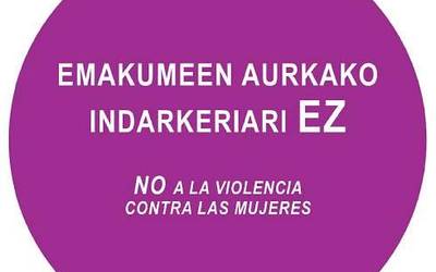 Etxeko leihoetan puntu lila jartzeko deia egin du Makomunitateak