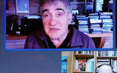 Bernardo Atxaga: "Nire mundu siderala utzi eta garaia dut serio hartzeko bizitza"
