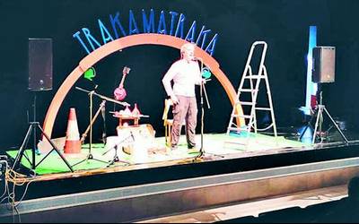 Birziklatzeko kontzientzia eta musika uztartzen dituen ikuskizuna Mallabian