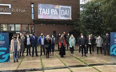 'Geuretik Sortuak' kultur proiektua aurkeztu du Udalbiltzak, euskarazko sormen lanak sustatzeko