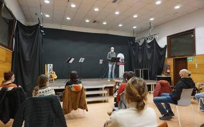 Irudietan: Euskaraz Gazte literatur lehiaketako sari banaketa
