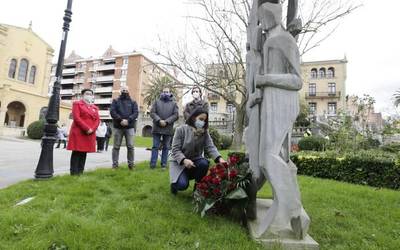 Getxoko Udalbatzak "terrorismoaren biktima guztiak" gogoratu ditu, beste urte batez