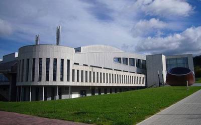 Urtarrilaren 7an zabalduko ditu ateak Amurrioko Bañueta Kiroldegiak