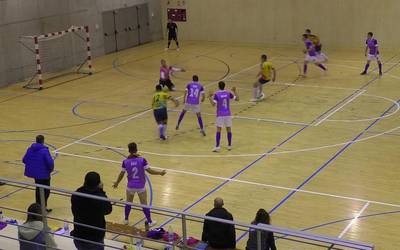Azkeneko segunduetan sartutako gol batekin lortu zuen Laskorainek 3-3ko emaitza Laubururen aurka