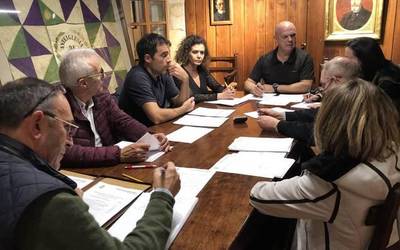 Garaiko udaletxean eta kultura etxean eguzki panelak ipiniko dituzte
