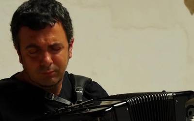 Igandean Aitor Furundarenak eta Iñaki Telleriak 'Etxetik atera  gabe' emanaldia aurkeztuko dute Igartza Jauregian