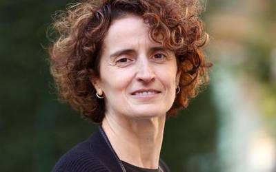 Maria Jose Telleria: "Erregalu ederra egitea da liburu bat oparitzea"