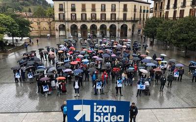 Pixkana bada ere, euskal presoak hurbilduz doaz