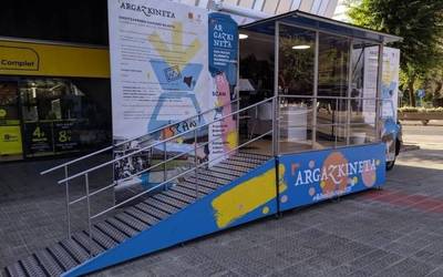 ‘Argazkiñeta' furgonetan 1800 dokumentu erakutsiko ditue Bilbon