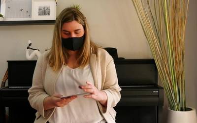 Eli Bujanda abeslari beasaindarrak bakarlari moduan bere lehen diska “Ametsak” aurkeztu berri du