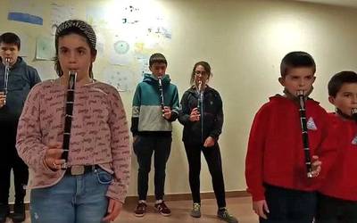Ameikutz Musika Eskolako ikasleek sarean ipini dituzte Gabonetako jaialdirako prestatutako saioak