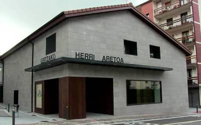 Asteburuan Leitzako Herri Aretoa inauguratu dute