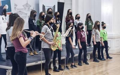 Araba Euskarazen lekukoa hartu du Laudio Ikastolak, "Zabal bideak" lemapean