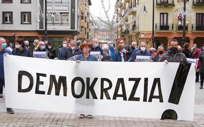 'Bateragune auzia' errepikatzearen aurka, protestara jo dute Urola Kostan ere