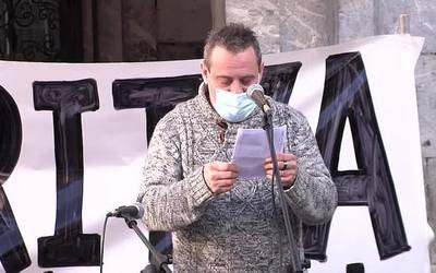 Hainbat herritako ostalariek protesta ekitaldia egin dute Arrasaten