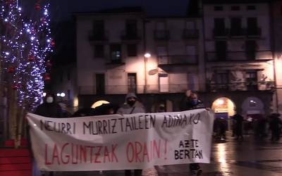 Azpeitiko ostalarien, merkatarien eta hornitzaileen manifestazioa bideoan