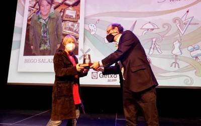 Salazar argazki zaharren albumengatik saritua