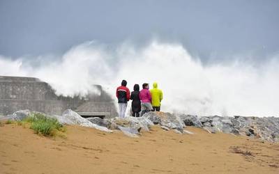 Irudietan: Gaur arratsaldeko olatutzarrak