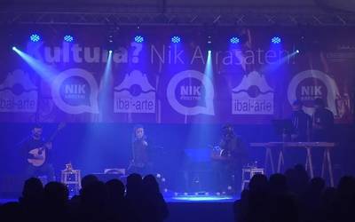 Folk doinuak negu-girotik babesteko