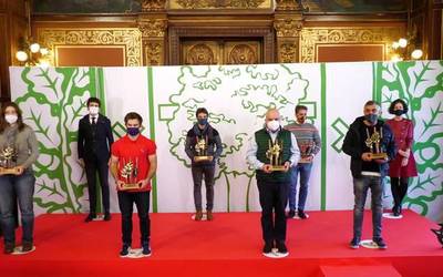 Berango Atletismo Taldeak eta José Luis de Ugarte bela-eskolak sari bana jaso dute Bizkaia Kirolak sariketan