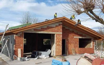 Martxa onean doa Donemiliagako eraikin berria