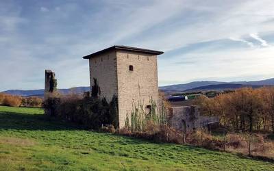 Gebarako dorrean gora, iraganera jauzia