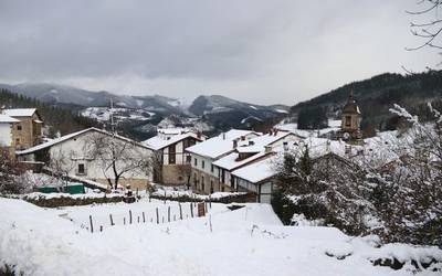 Elurra Debagoienean: tentuz aritzeko, eta aldi berean, jolasteko