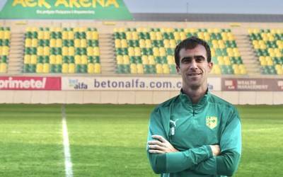 "Oso gutxiren esku dago 'one club man' izatea; ez dut horren penarik"