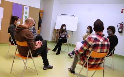 "Uste baino jende gehiagok euskaraz jakin arren, aurreiritziak apurtu behar dira"