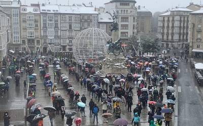 Kirol guztia baimentzea exijitu dute Gasteizen