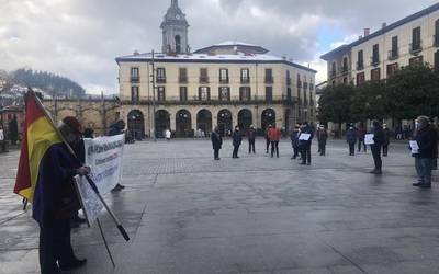 Duela hiru urte hasitako elkarretaratzeekin jarraitzen dute pentsiodunek