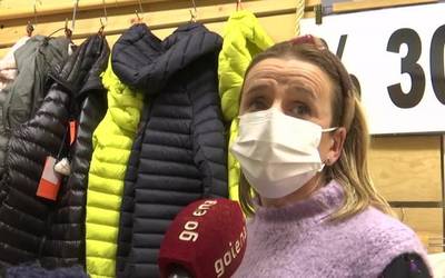 Beherapenen lehen asteburuko hotzak berokia erostera animatu du herritarra