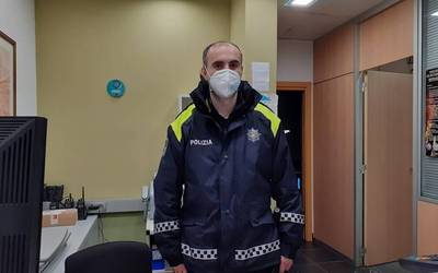 Fernando Rodriguez: "Gustuko dut udaltzain lanbidea, jendeari laguntzea gustatzen zait"