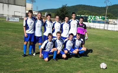 Taldeko kamiseta diseinatzeko lehiaketa deitu du Lagun Arteak