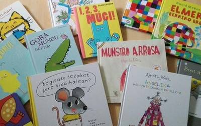 Elgetako liburutegiko ipuin kontalari saioak bueltan dira