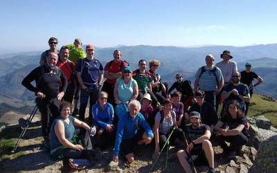 Kantsatzeke elkarteak prest du egutegia eta bazkide kanpaina