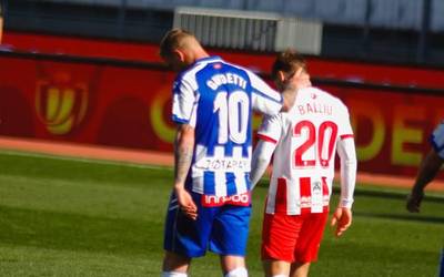 Entrenatzaile berria eta betiko porrot mingarria