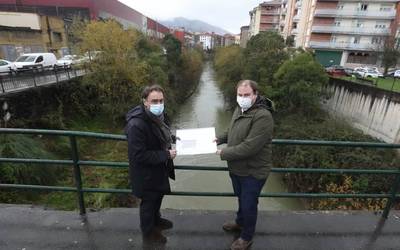 URAk eta Laudioko Udalak uholdeei aurre egiteko lanak sustatuko dituzte Altzarraten eta San Juanen