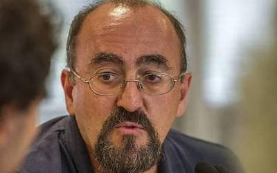 Karlos Apeztegia euskal presoa Iruñeko espetxera hurbildu dute