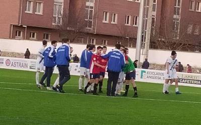 Baztan futbol talde nagusia esku hutsik bueltatu da Zangozatik