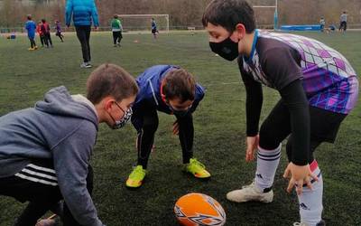 Errugbilari gazteenak ere hasi dira berriz martxan